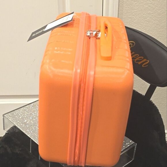 Steve Madden Fanatic Collection SM Logo Hard Side Cosmetic Case- Ocean Coral - Picture 6 of 10